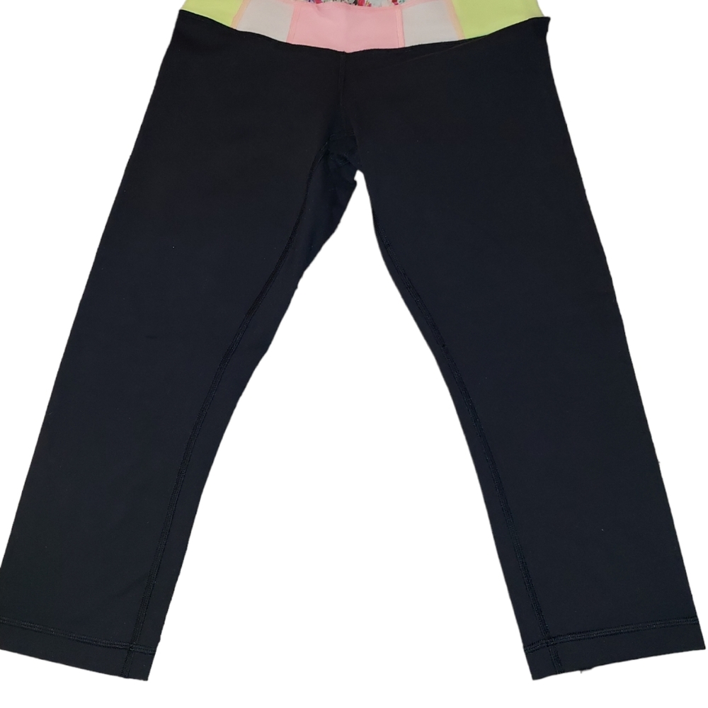Lululemon 3/4 Capri style  Womens Legging Black Size 6